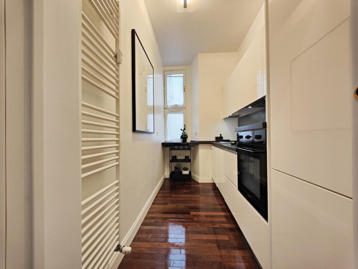 Designed Pop Apartment 2 Bedrooms, 2 Baths In Milan Center - Wifi, Ac, Steps From Subway M1 And M2, Central Station And Airport Connected Exterior photo